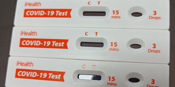 UV喷码机在新冠检测试剂卡的防伪追溯应用-广州瑞润科技